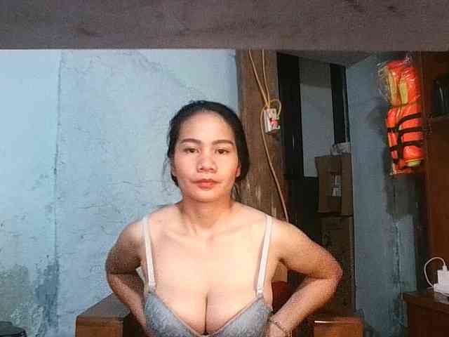 EllaShow93 webcam