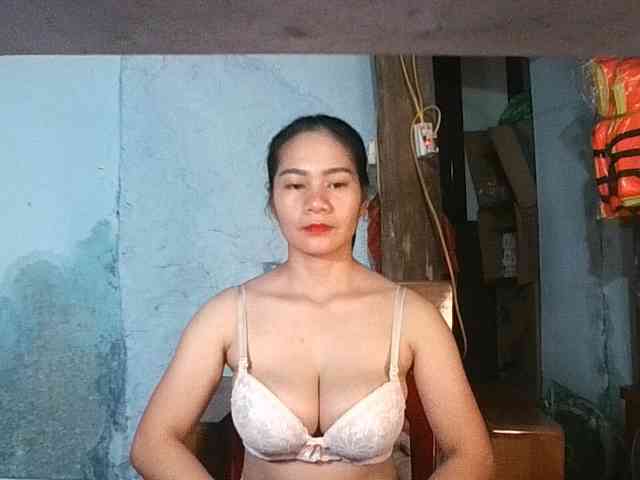 Model: EllaShow93