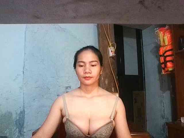 EllaShow93 webcam