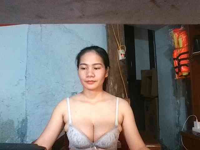 EllaShow93 webcam