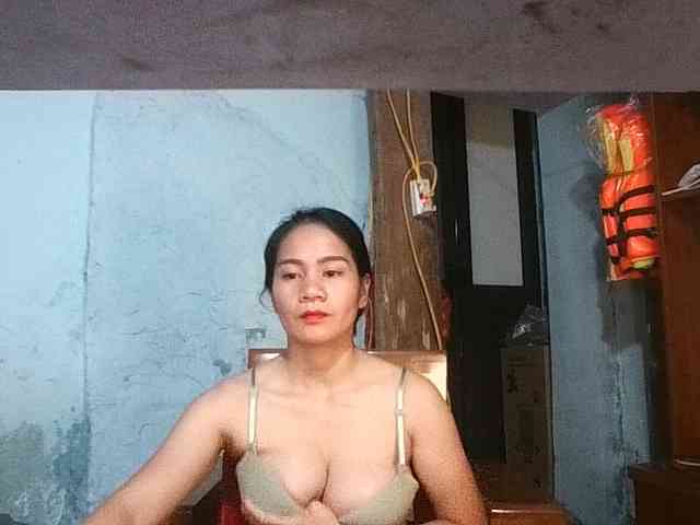 EllaShow93 webcam