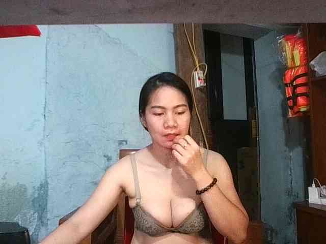 EllaShow93 webcam
