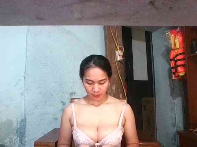 EllaShow93 webcam