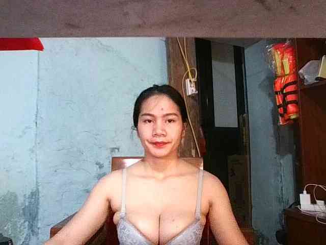 EllaShow93 webcam