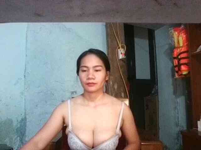 EllaShow93 webcam