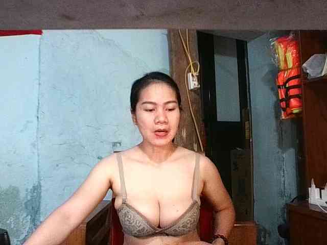 EllaShow93 webcam