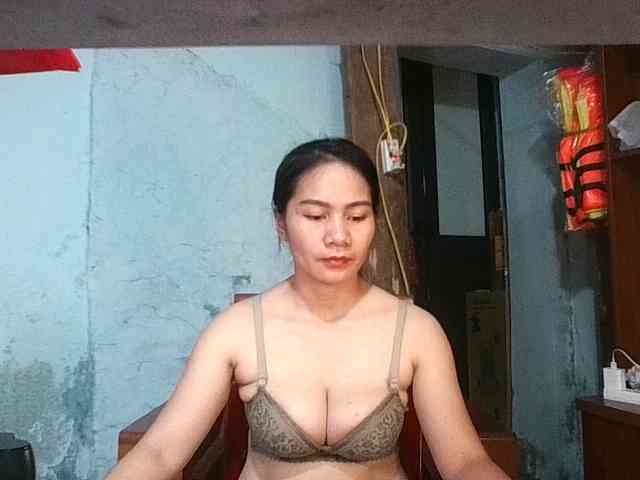 EllaShow93 webcam