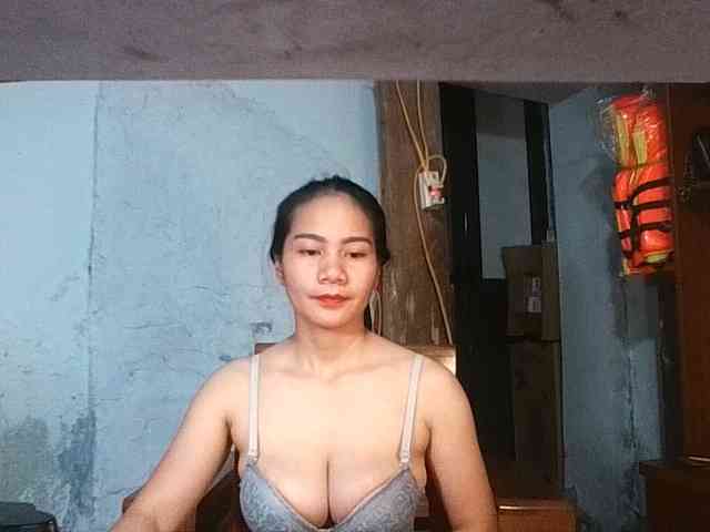 EllaShow93 webcam