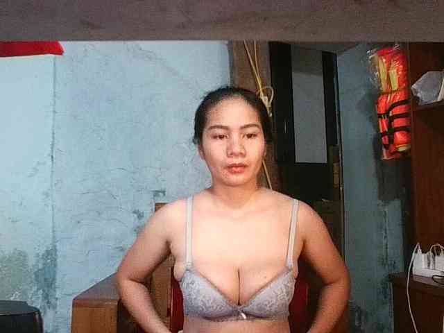 EllaShow93 webcam