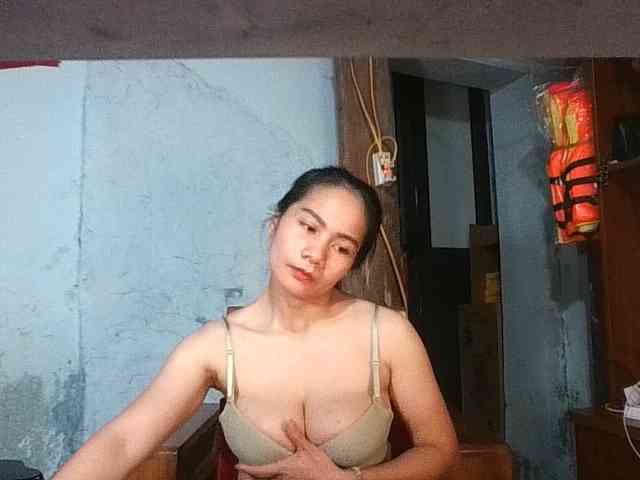 EllaShow93 webcam
