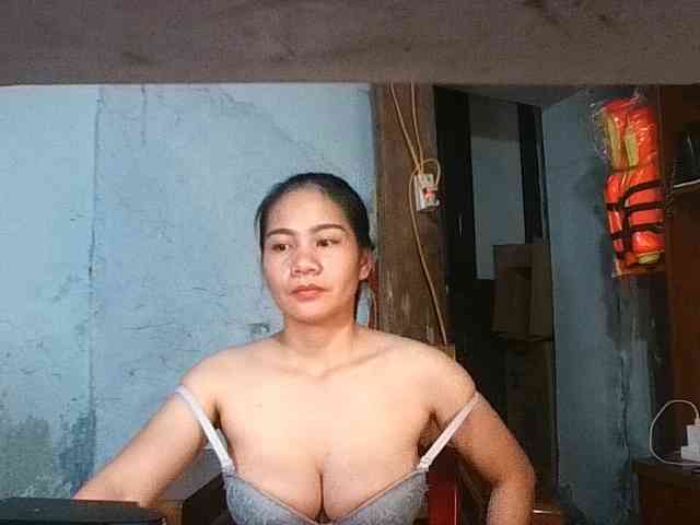 EllaShow93 webcam