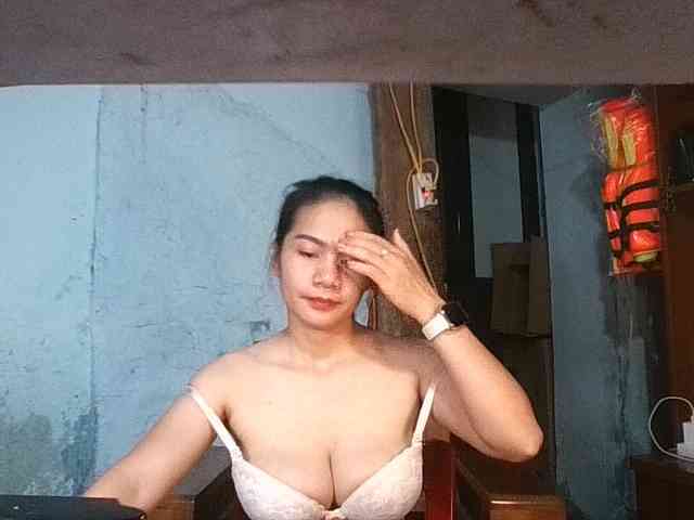 EllaShow93 webcam