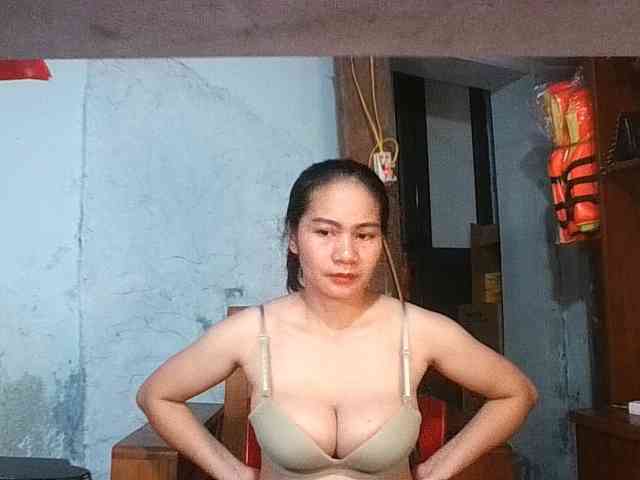 EllaShow93 webcam