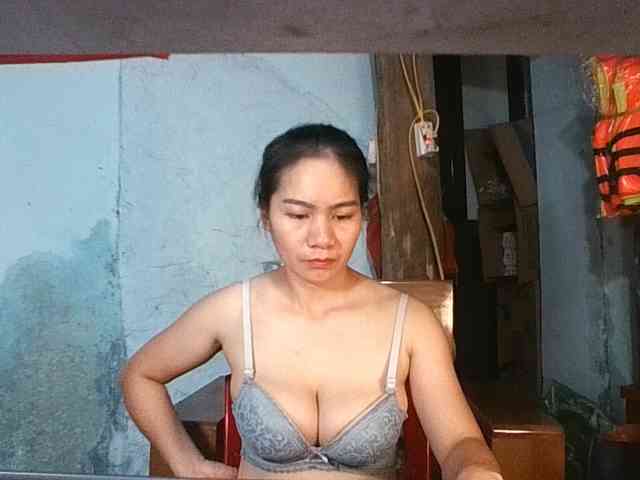 EllaShow93 webcam