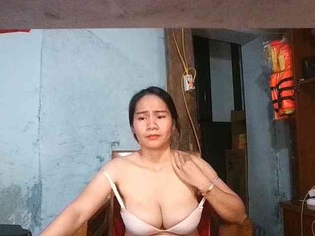 EllaShow93 webcam