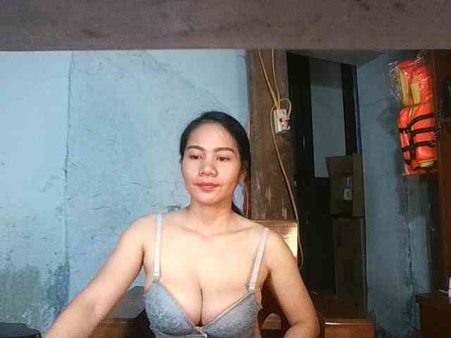 EllaShow93 webcam