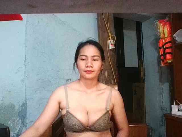 EllaShow93 webcam