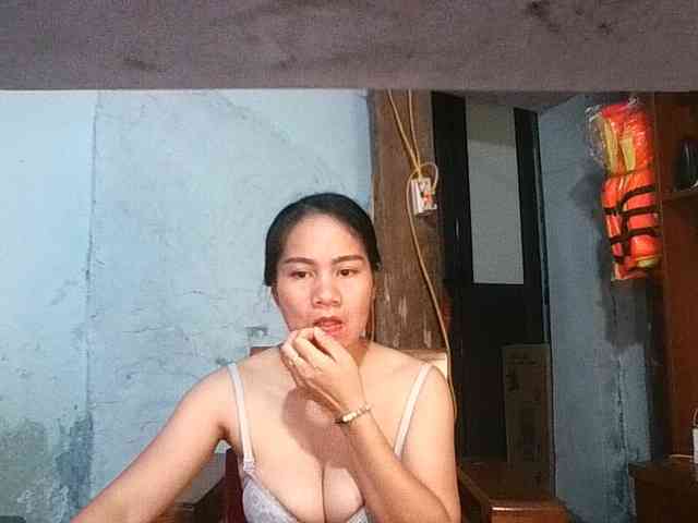 EllaShow93 webcam