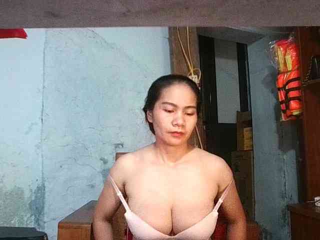 EllaShow93 webcam