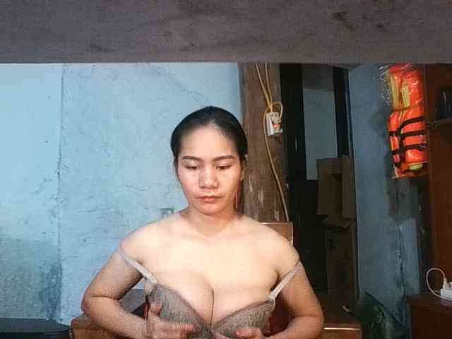 EllaShow93 webcam