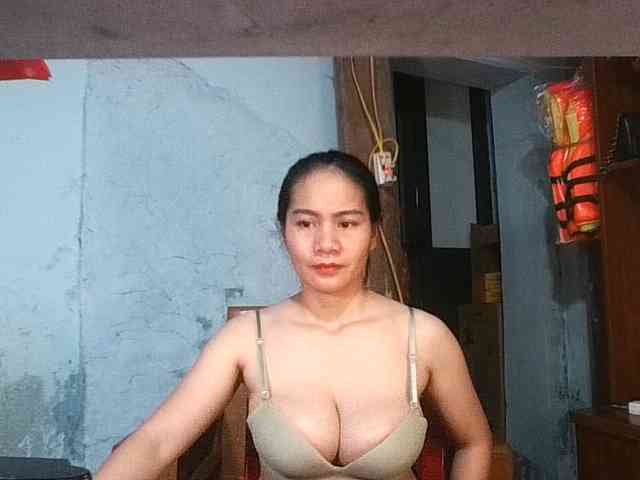 EllaShow93 webcam