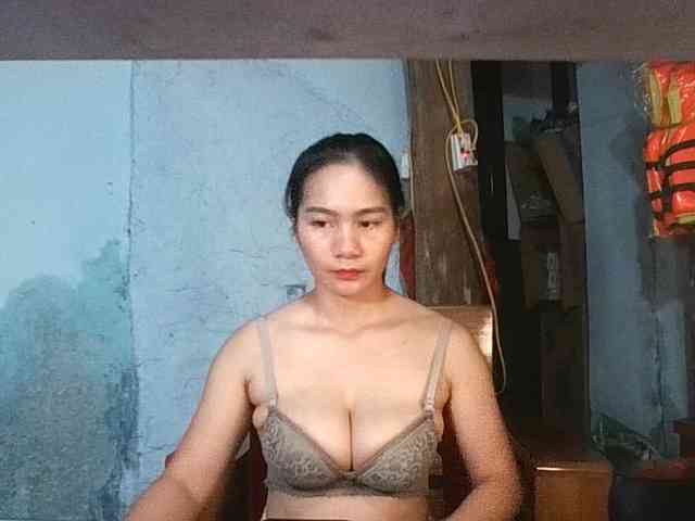 EllaShow93 webcam