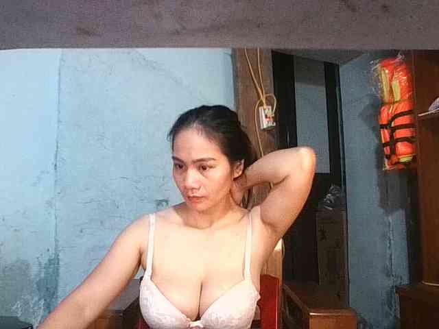 EllaShow93 webcam