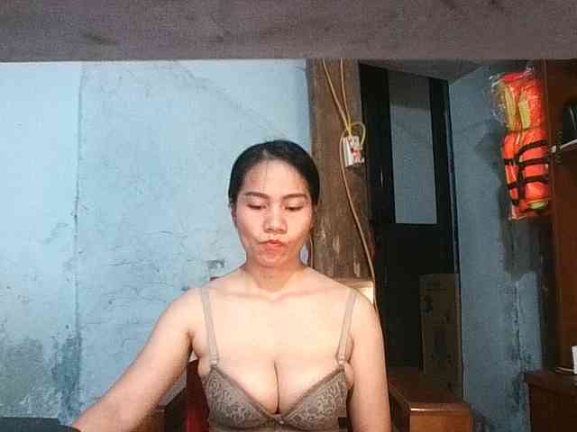 EllaShow93 webcam