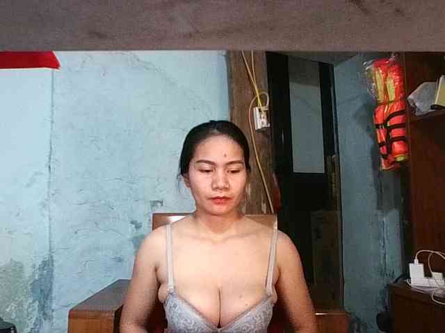 EllaShow93 webcam