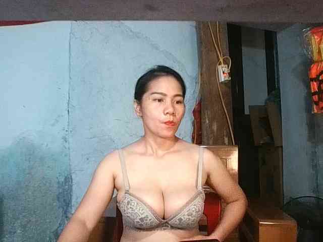 EllaShow93 webcam