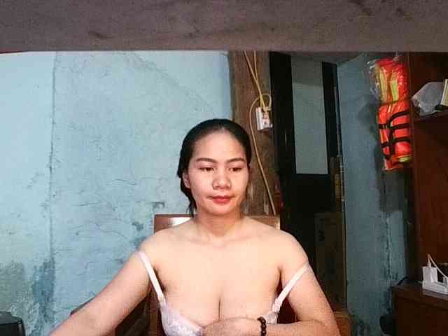 EllaShow93 webcam