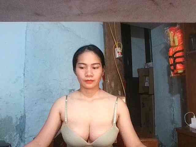 EllaShow93 webcam