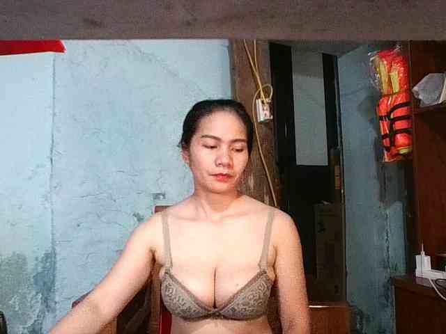 EllaShow93 webcam