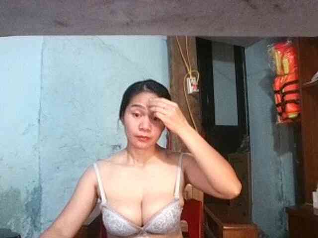 EllaShow93 webcam