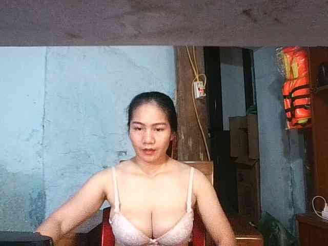 EllaShow93 webcam