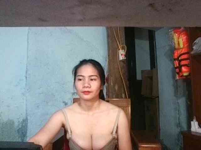 EllaShow93 webcam