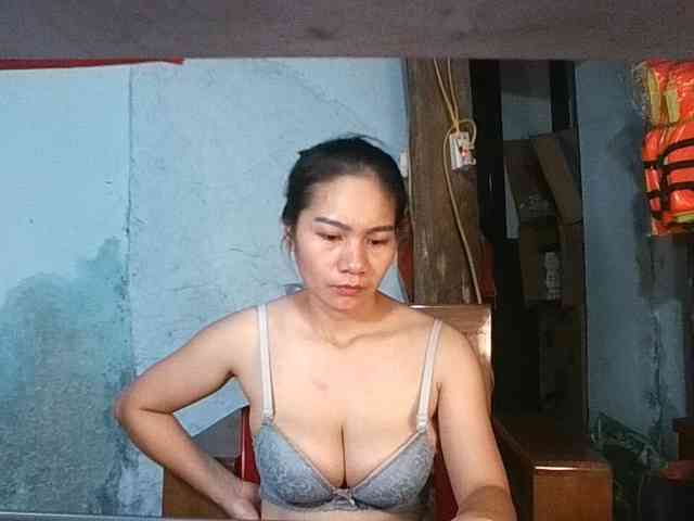 EllaShow93 webcam