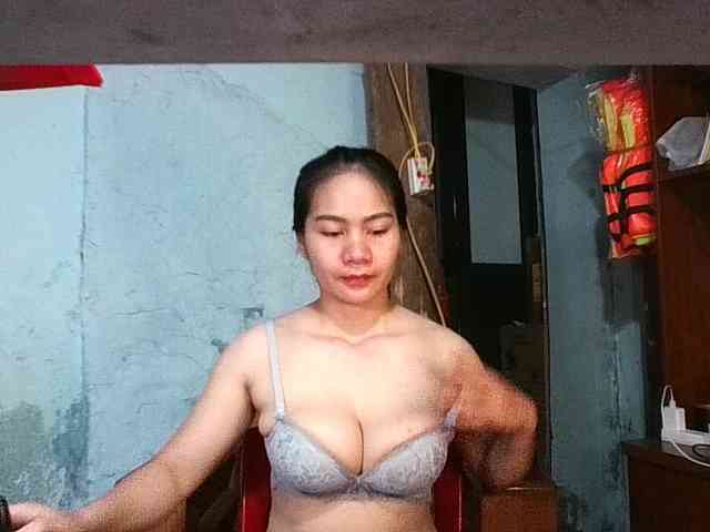 EllaShow93 webcam