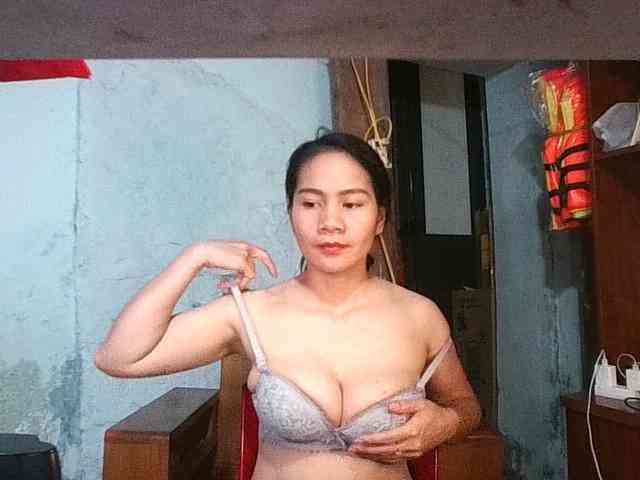 EllaShow93 webcam