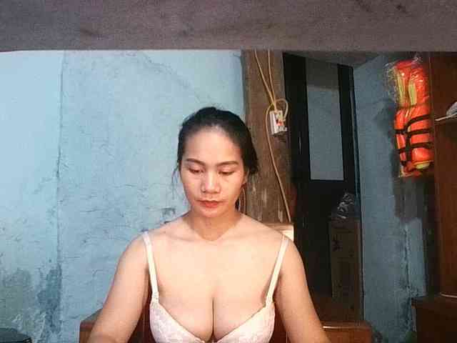 EllaShow93 webcam