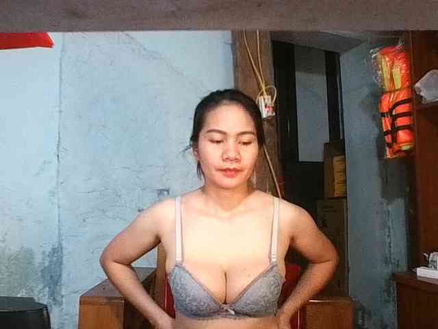 EllaShow93 webcam