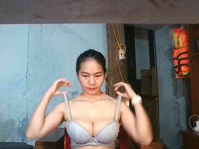 EllaShow93 webcam