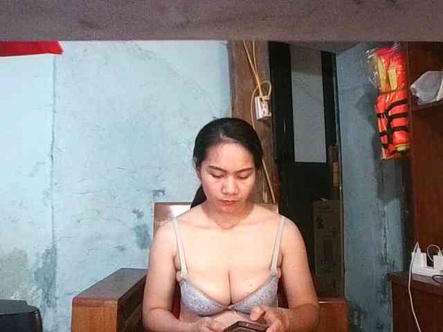EllaShow93 webcam