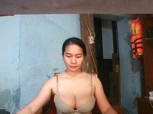 EllaShow93 webcam