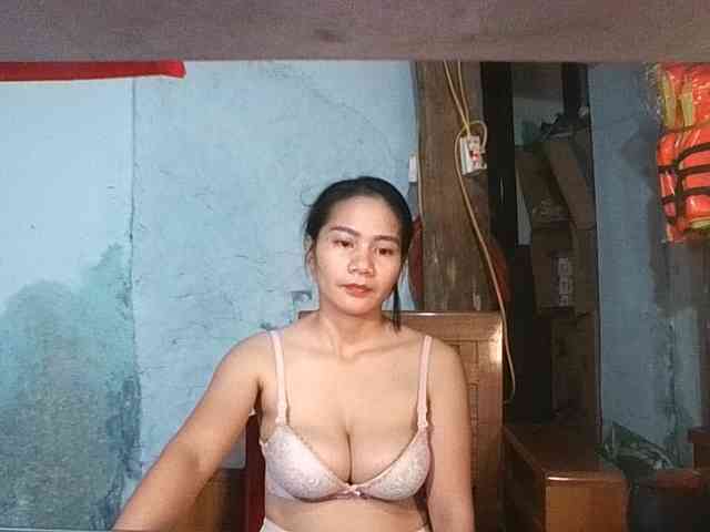 EllaShow93 webcam
