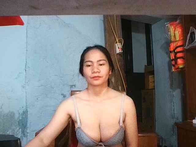 EllaShow93 webcam