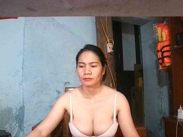 EllaShow93 webcam