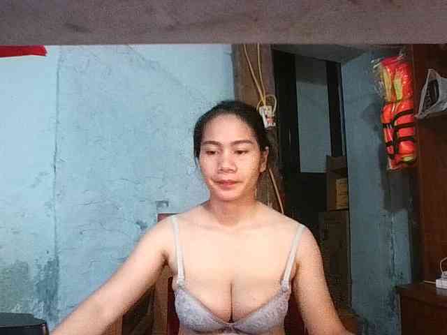 EllaShow93 webcam