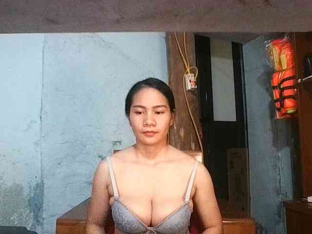 EllaShow93 webcam