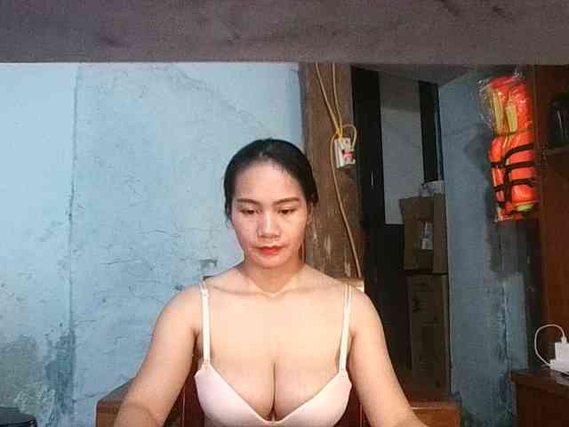 EllaShow93 webcam